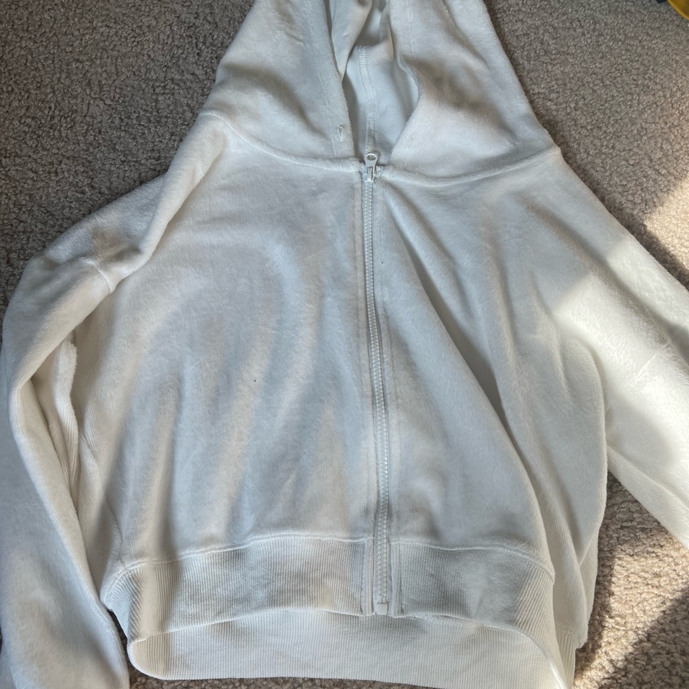 cupshe white fluffy zip up